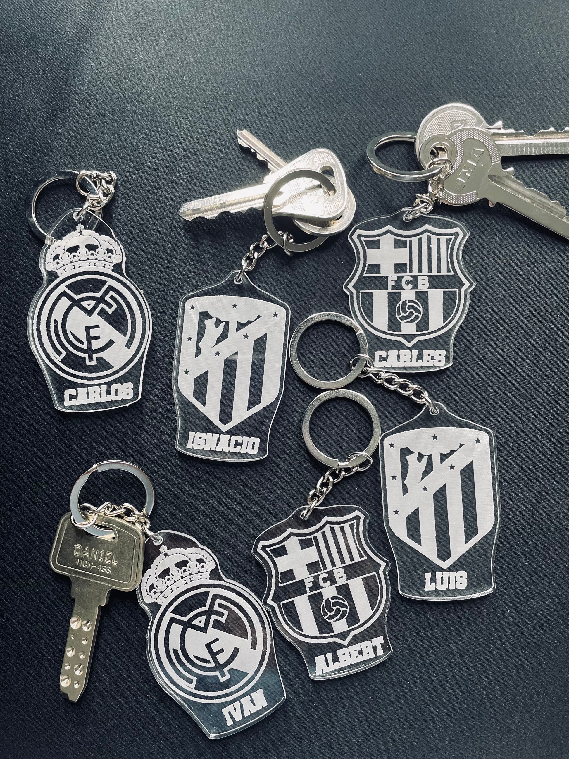 Llavero Escudo Futbol Personalizado - Tu tienda de regalos personalizados  en Canarias